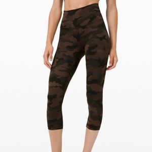 Lululemon Wunder Train High Rise crop 21” leggings size 6